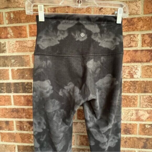 Lululemon Align™ Super High-Rise Pant 31" Tall. EUC - Picture 10 of 10